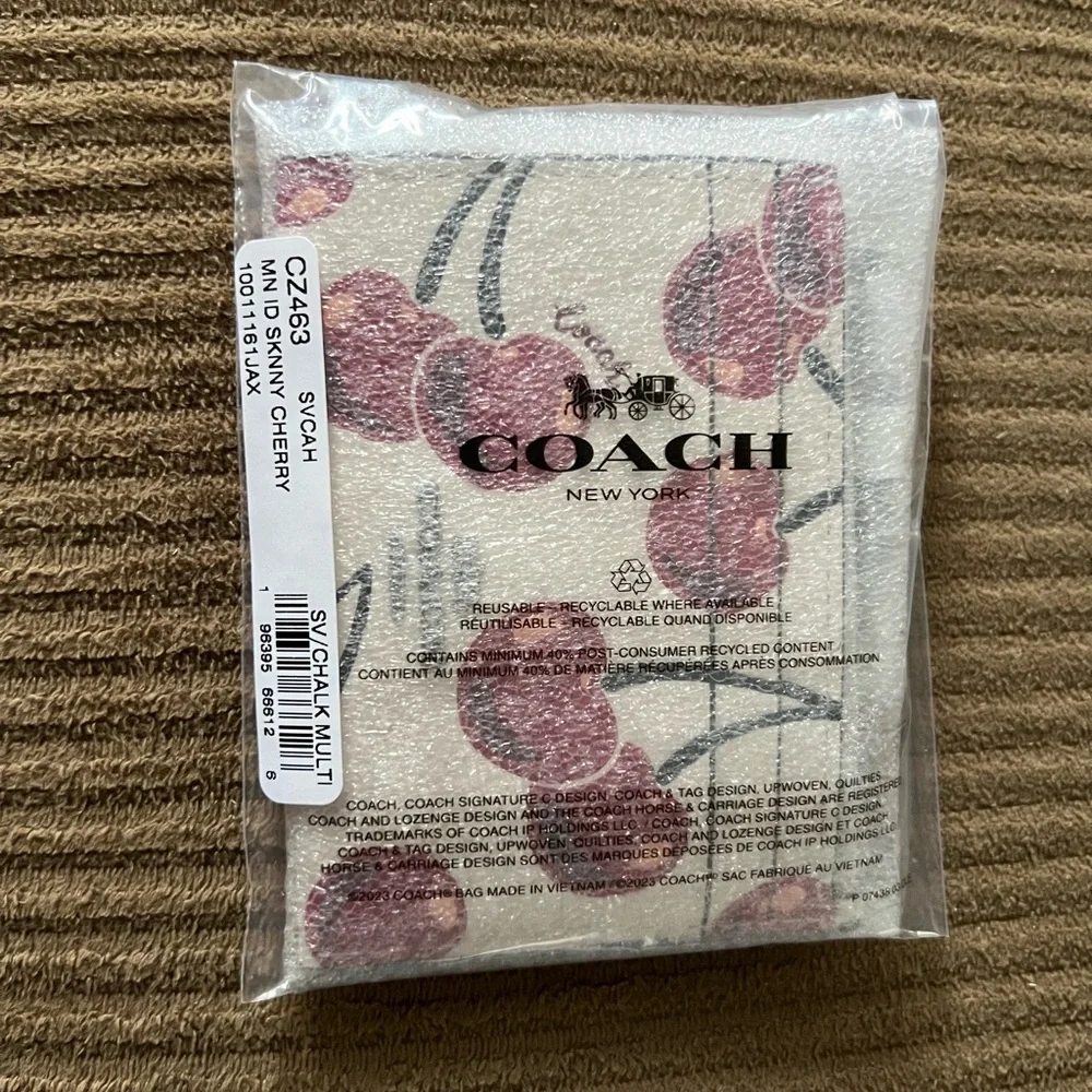 Coach Mini Skinny Id Case With Cherry Print nwt in packaging - Picture 4 of 5